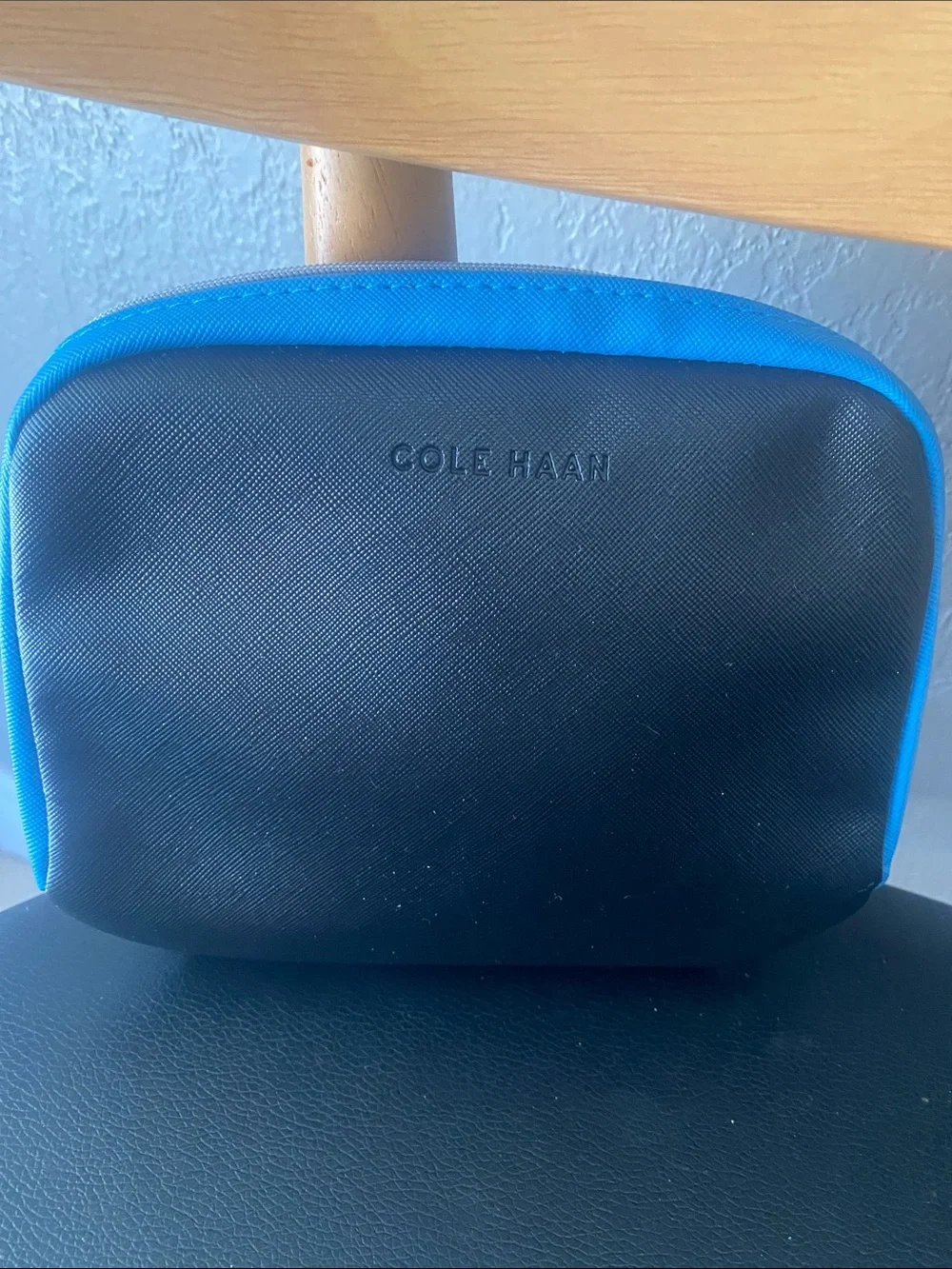 Bundle of 2 Cole Hann Cosmetic travel Bags x AA